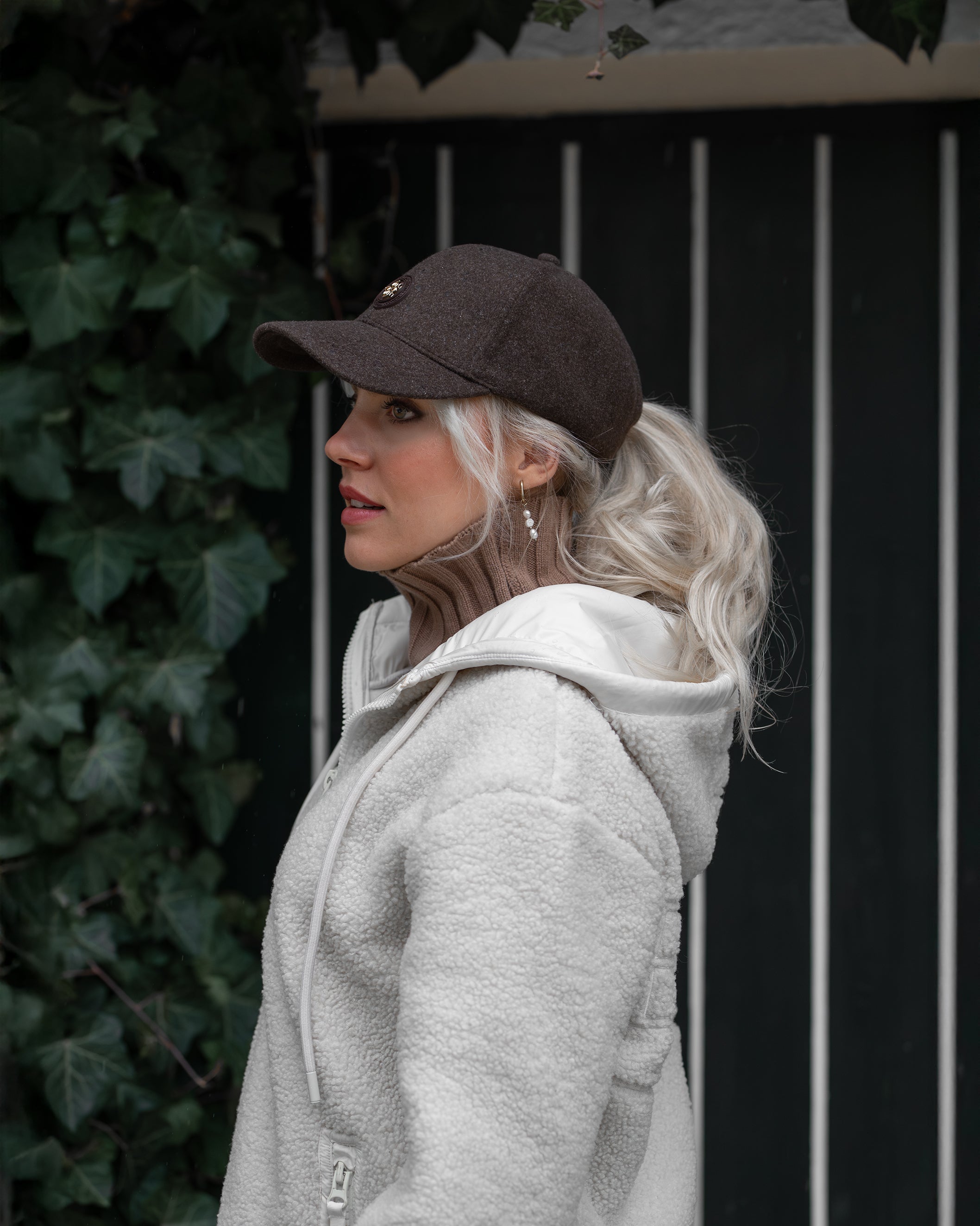 Classy Cap - Brown